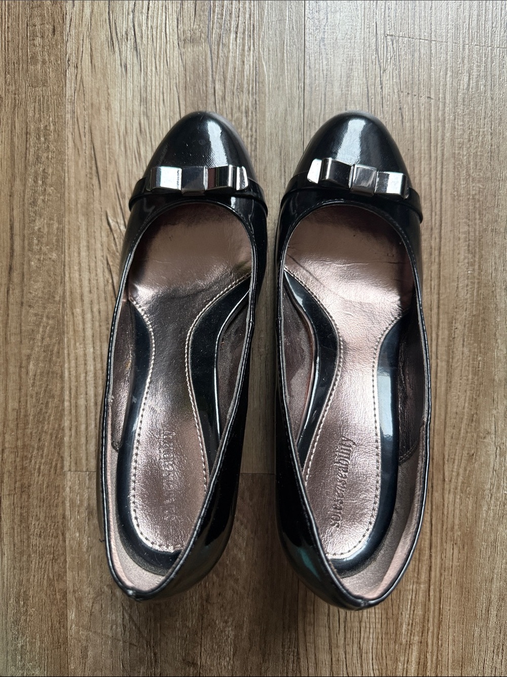 Solesenseability Black Patent Retro pumps with Metallic Bow Accent